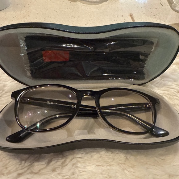 Ray-Ban eyeglass frames - Picture 1 of 3